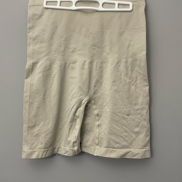 Shaper Shorts - Picture 2 of 3